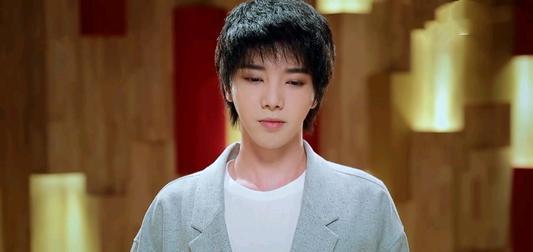 华晨宇八卦视频爆料最新,八卦视频揭露不为人知的一面！